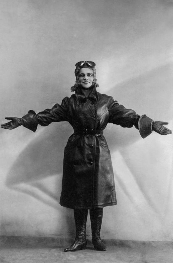 Nauja pavasario sezono paroda „Sidabro merginos. Retušuota Baltijos šalių fotografijos istorija“ Nacionalinėje dailės galerijoje