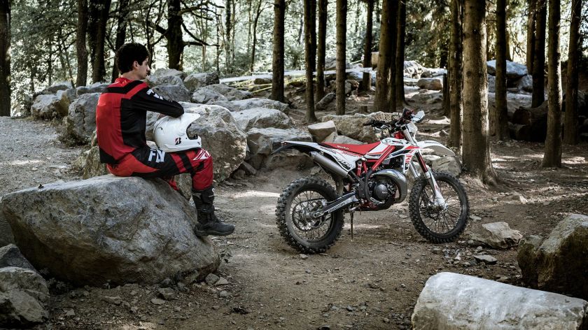 Motociklas po žiemos miego: keli patarimai saugioms ir patikimoms kelionėms