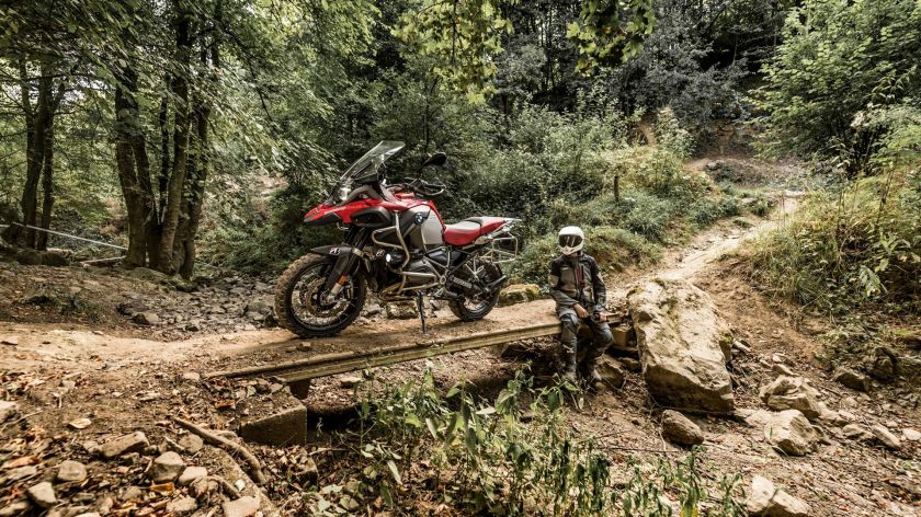 Motociklas po žiemos miego: keli patarimai saugioms ir patikimoms kelionėms