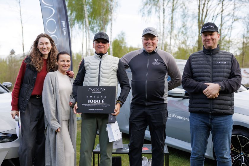 Vilniuje golfo sezonas pradėtas azartišku turnyru ir šventine nuotaika