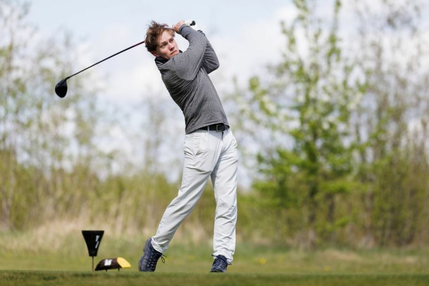 Vilniuje golfo sezonas pradėtas azartišku turnyru ir šventine nuotaika