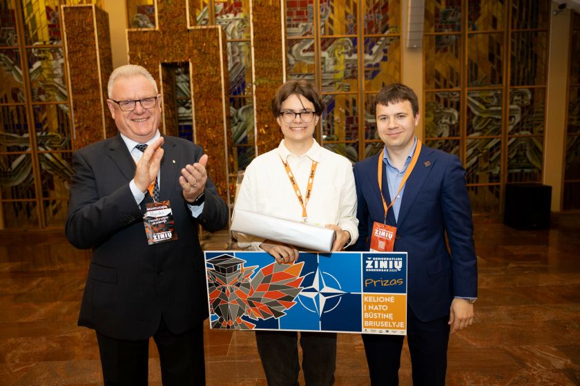 Ketvirtąjį Demokratijos žinių konkursą laimėjo gimnazistas iš Vilniaus licėjaus
