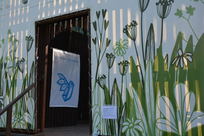 61-asis „Poezijos pavasaris“ skelbia programą: eilėraščiai sklinda nuo Amerikos iki kūrėjų sodybų Lietuvos miškuose