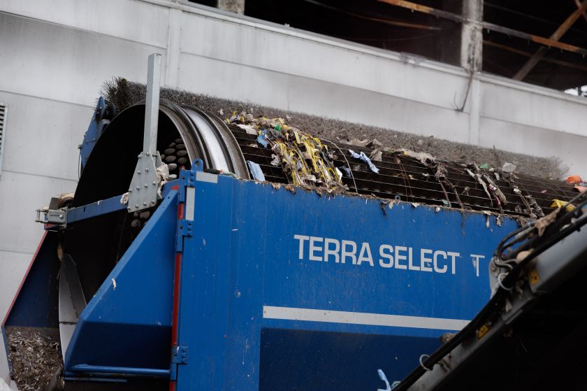 „Energesman“ pilnai atnaujino veiklą – vėl rūšiuoja viso Vilniaus regiono gyventojų šiukšles. Gamykla apdrausta „BTA Baltic Insurance Company“