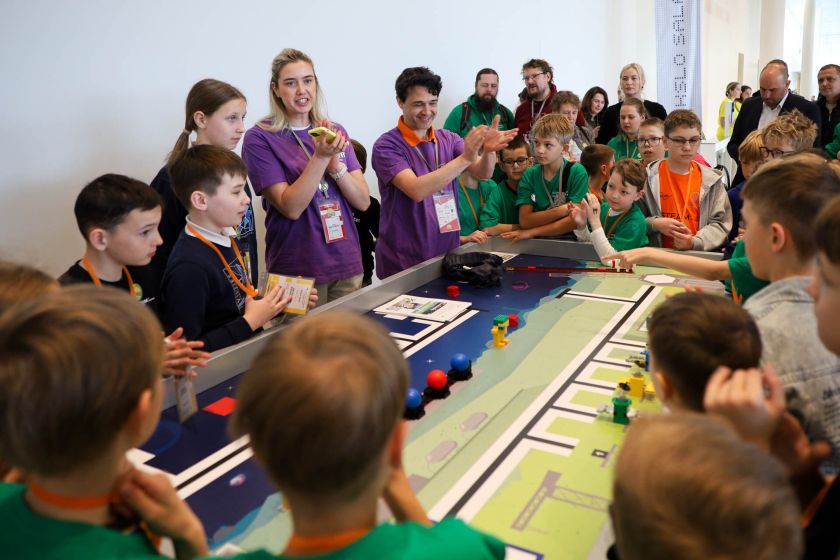 Kaune įvyko Pasaulinės robotų olimpiados nacionalinis turnyras – Lietuvos komandos ruošiasi Singapūrui