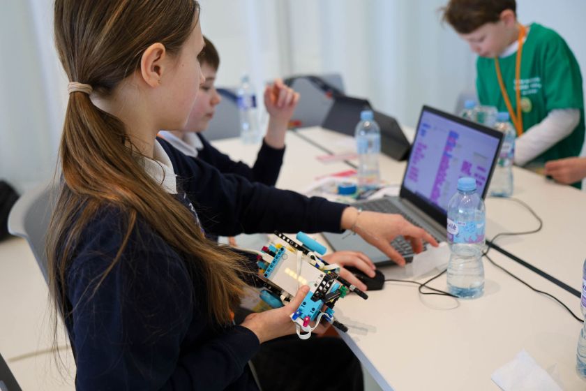 Kaune įvyko Pasaulinės robotų olimpiados nacionalinis turnyras – Lietuvos komandos ruošiasi Singapūrui
