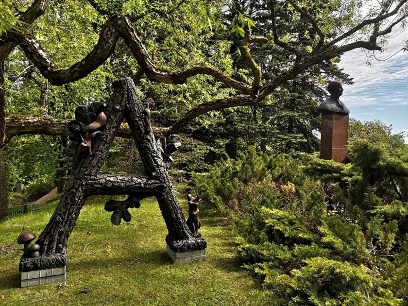 Atskleista viena iš „Moterų ralio“ maršruto vietų. Tai – Lietuvoje populiarus muziejų kraštas