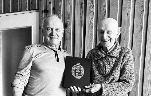 VU atminties diplomo nominantas šimtametis Vytautas Stonis: „Gyvenome aštuoniese viename kambaryje, o kai visi sumigdavo, sėsdavau spręsti uždavinių“