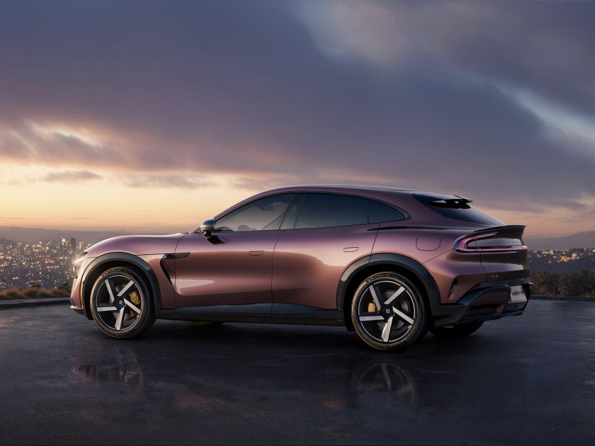 Naujiena elektromobilių rinkoje: daugiausiai – net 835 km vienu krovimu nuvažiuojantis SUV „Xiaomi YU7“