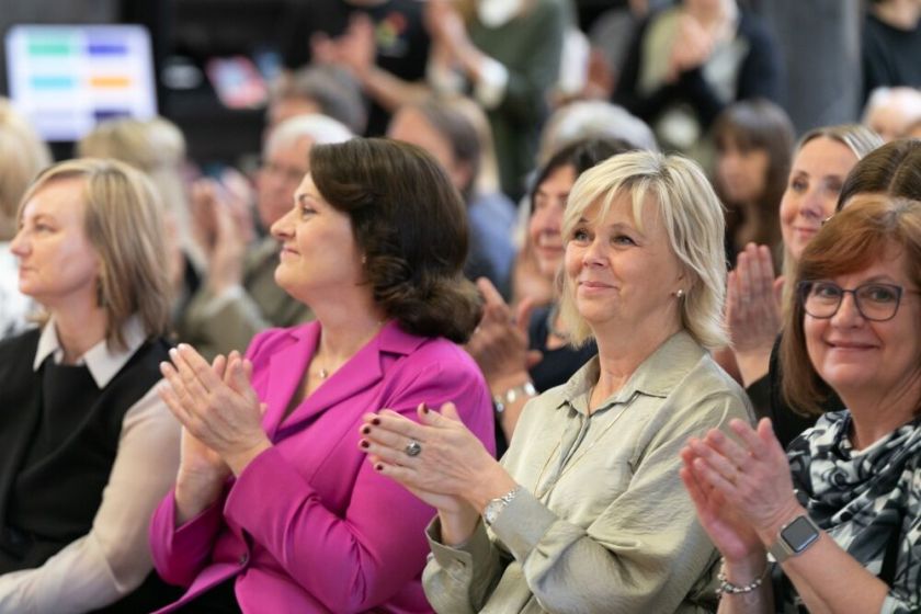 Nenugalimas dviejų šalių laisvės siekis: Lietuvos ir Čekijos pirmosios ponios atidarė parodą apie šalių diplomatinių santykių istoriją