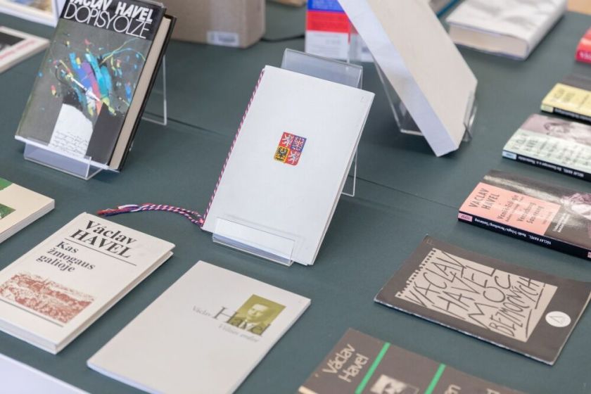 Nenugalimas dviejų šalių laisvės siekis: Lietuvos ir Čekijos pirmosios ponios atidarė parodą apie šalių diplomatinių santykių istoriją