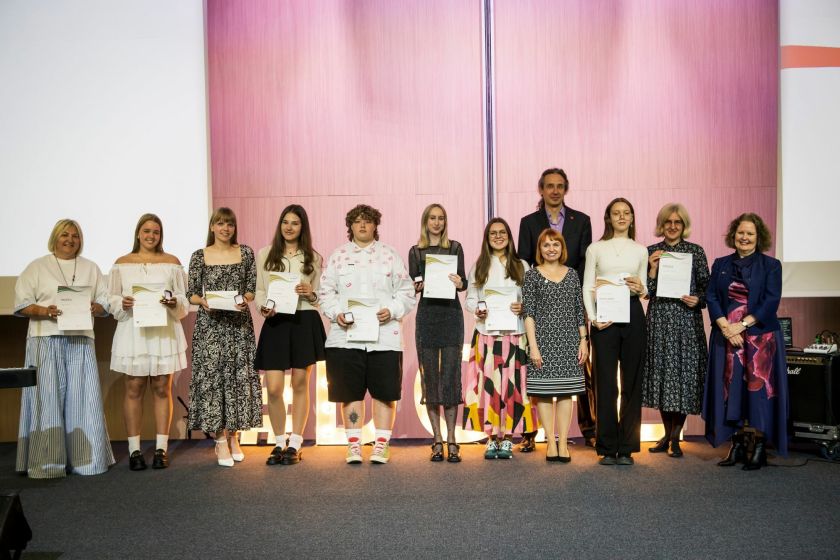 Daugiau nei pusė tūkstančio jaunuolių šventė savo asmeninį augimą – įvyko tarptautinės DofE programos apdovanojimų ceremonija