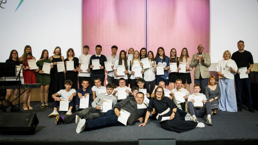 Daugiau nei pusė tūkstančio jaunuolių šventė savo asmeninį augimą – įvyko tarptautinės DofE programos apdovanojimų ceremonija