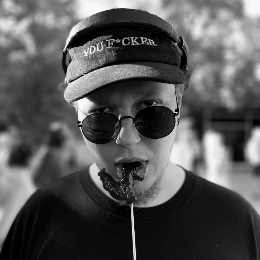 Filologija, biochemija ir Rytų menas: kur įkvėpimo semiasi jaunoji poetų karta?