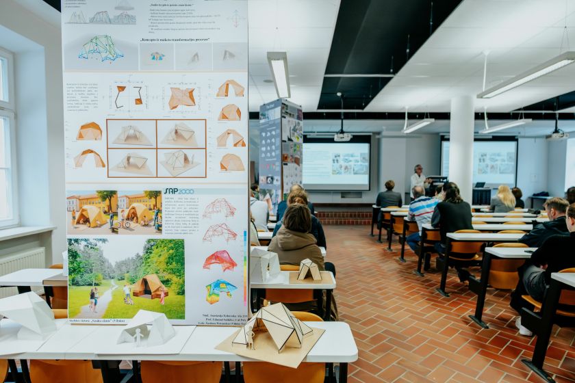 Konstruojant statinį jokios algebros – tik geometrija? Vilniaus senamiestyje pristatytas išskirtinis paviljono prototipas