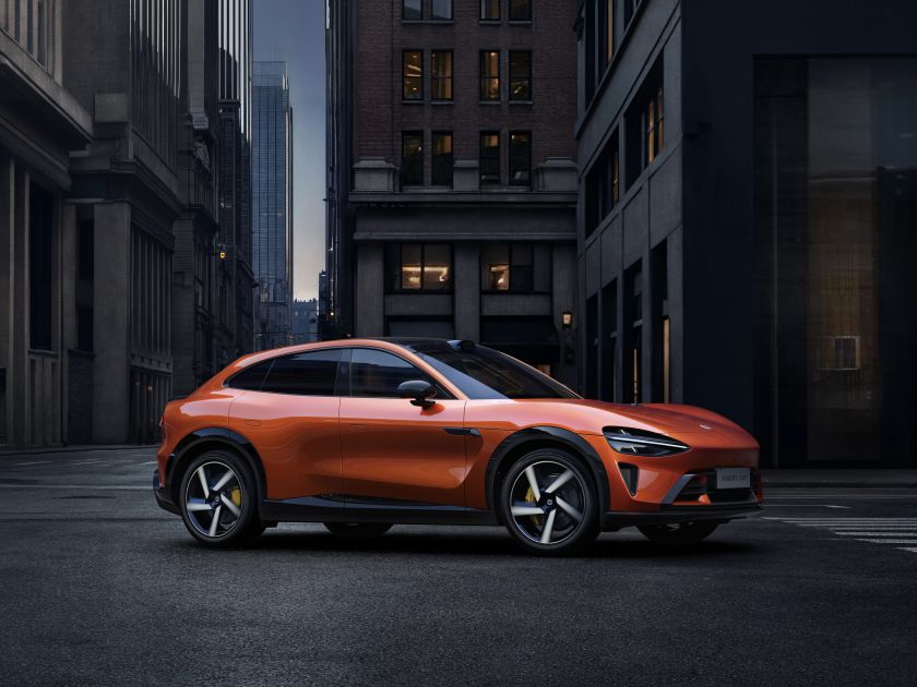 Naujiena elektromobilių rinkoje: daugiausiai – net 835 km vienu krovimu nuvažiuojantis SUV „Xiaomi YU7“