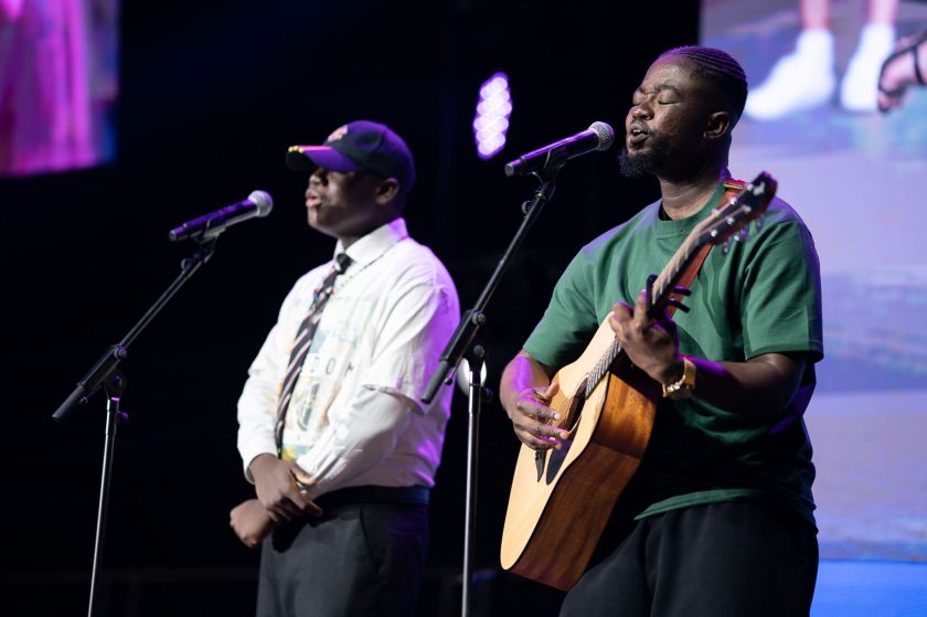 Matomi ir pasirengę: dar pusė tūkstančio Klaipėdos universiteto absolventų gavo diplomus