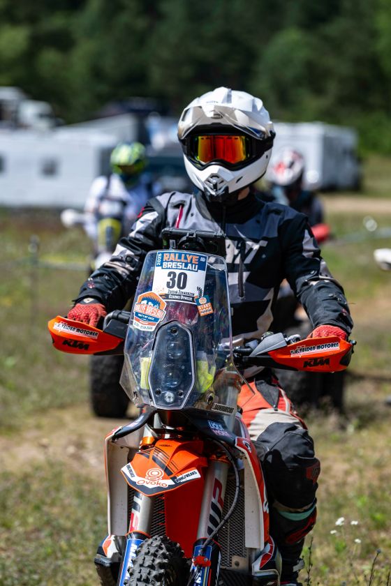 Ignas Daunoravičius Europos Dakaru vadinamą Breslau ralį finišavo sulaužytu pirštu, bet laimingas