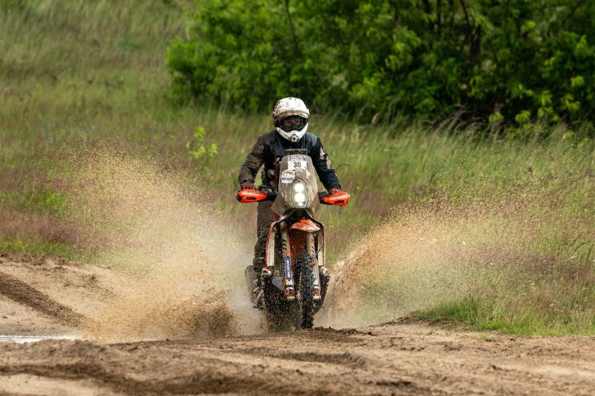Ignas Daunoravičius Europos Dakaru vadinamą Breslau ralį finišavo sulaužytu pirštu, bet laimingas