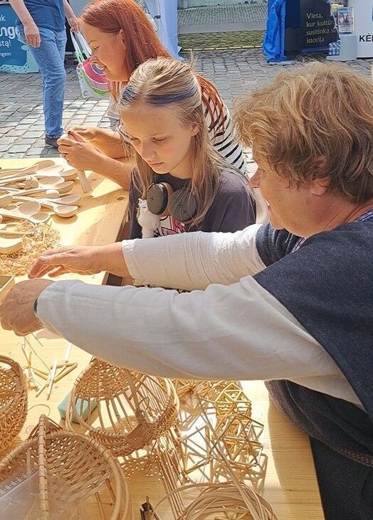 Jūros šventėje pristatyti tradiciniai Kuršėnų krašto amatai