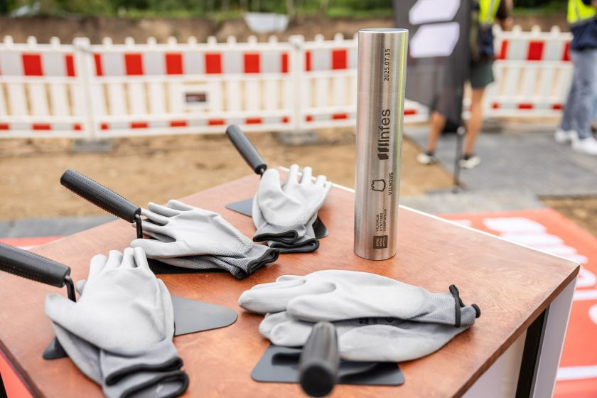 Sporto pažadas ateičiai: įkasta kapsulė būsimame lengvosios atletikos manieže