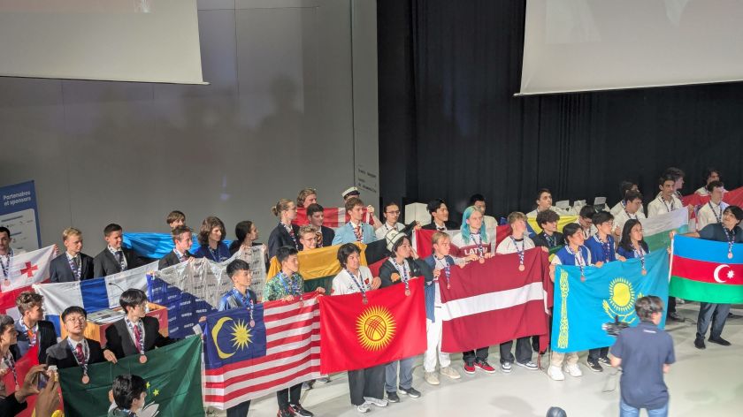 Lietuvos mokiniai tarptautinėje fizikos olimpiadoje iškovojo sidabrą ir bronzą