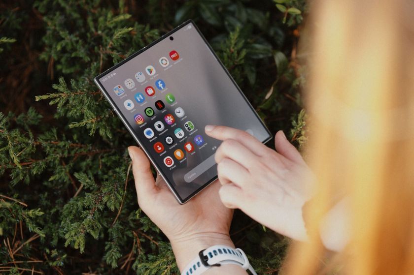 Ilgai lauktas proveržis: sulenkiamų telefonų populiarumas Lietuvoje sparčiai auga