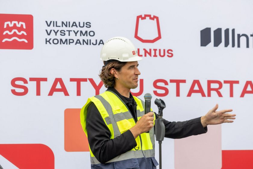 Sporto pažadas ateičiai: įkasta kapsulė būsimame lengvosios atletikos manieže