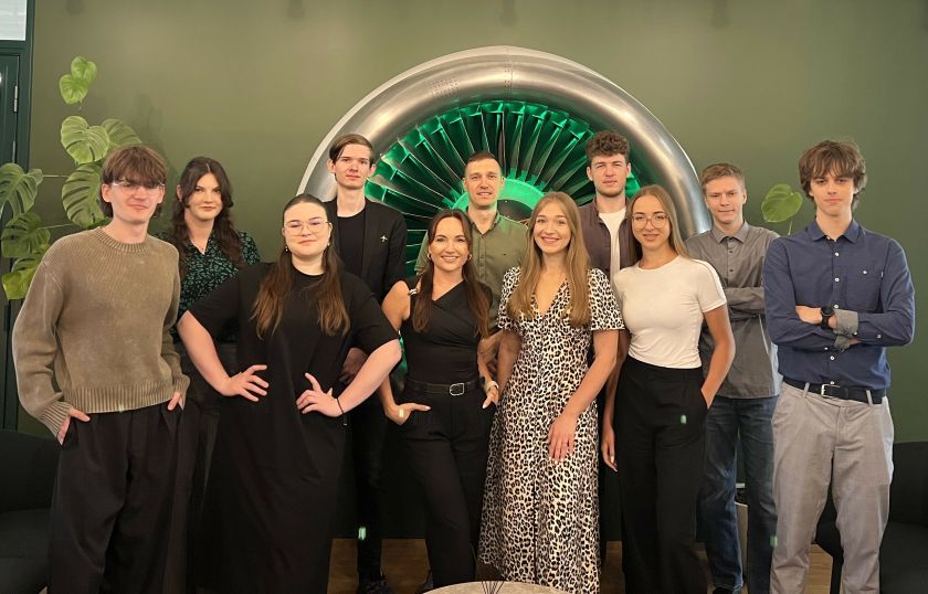 Tiltas tarp teorijos ir praktikos: kaip verslas ir universitetas augina IT profesionalus