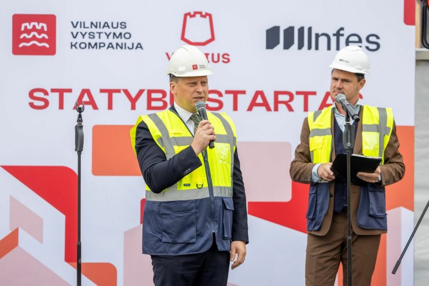 Sporto pažadas ateičiai: įkasta kapsulė būsimame lengvosios atletikos manieže