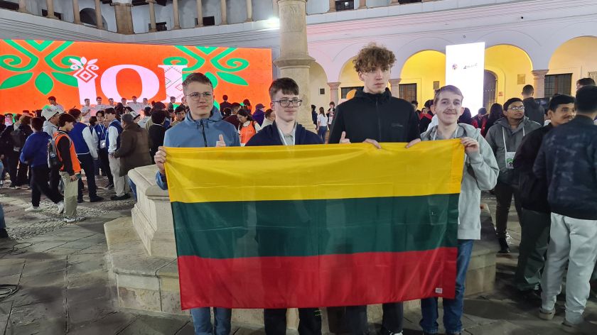 Lietuvos mokiniai pelnė bronzos medalį ir pagyrimo raštą Tarptautinėje informatikos olimpiadoje Bolivijoje