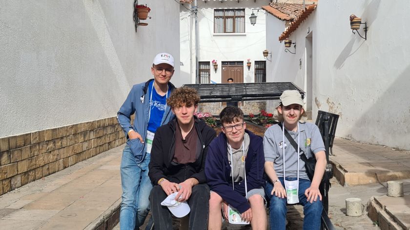 Lietuvos mokiniai pelnė bronzos medalį ir pagyrimo raštą Tarptautinėje informatikos olimpiadoje Bolivijoje