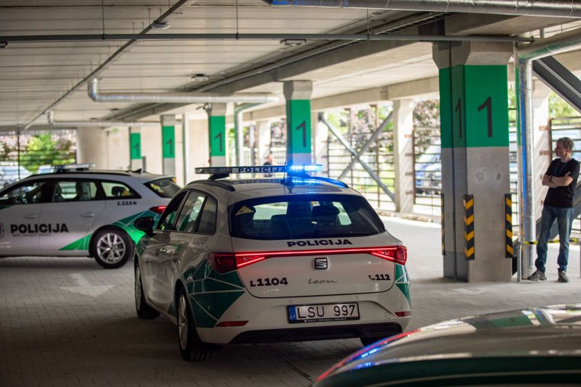Klaipėdoje duris atvėrė moderni policijos automobilių stovėjimo aikštelė 