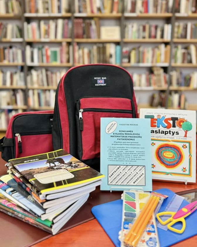 Biblioteka kviečia dalintis mokyklinėmis prekėmis