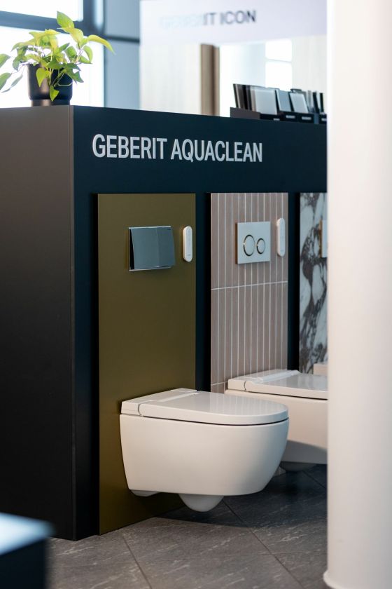 Moterų higiena po gimdymo: kaip pažangūs WC su integruotu bidė iš esmės keičia higienos standartus