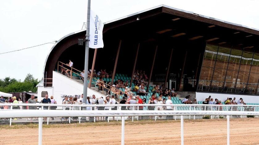 Investicijų galimybė Raseiniuose: hipodromo erdvės laukia naujos veiklos