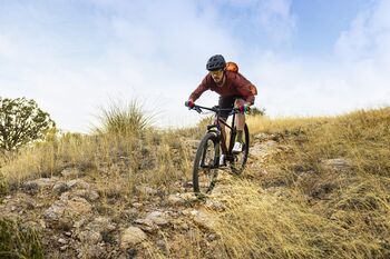 „Garmin“ pristato išmanius sprendimus dviračių entuziastams ir profesionalams