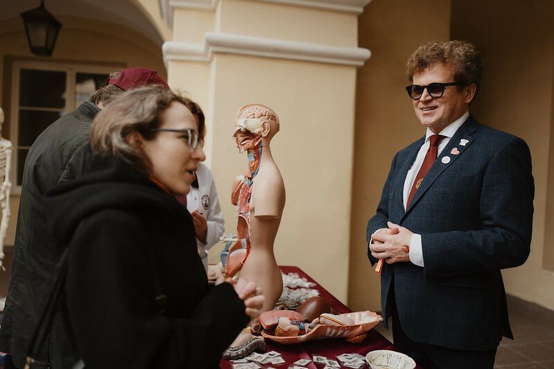 Antrąsyk įvykusiame Alumnų festivalyje – tūkstančiai į VU erdves sugrįžusių alumnų