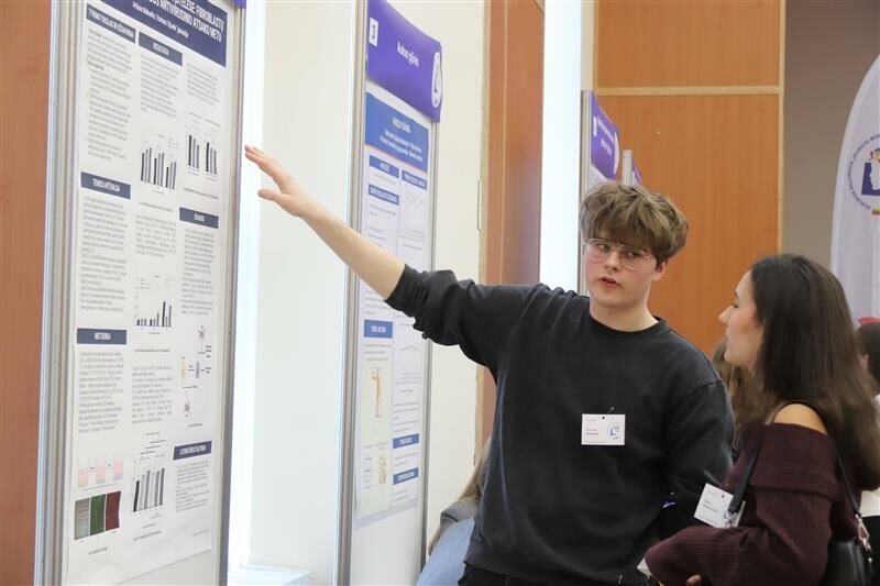Europos Sąjungos jaunųjų mokslininkų konkurse Lietuvos atstovas pristato virusų tyrimus