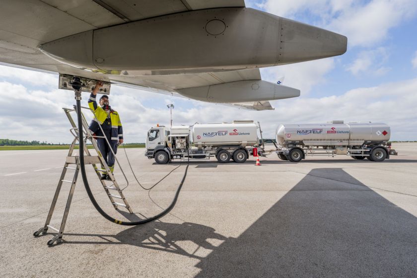 „ORLEN Lietuva“ pradeda tiekti tvarius aviacinius degalus Baltijos šalyse
