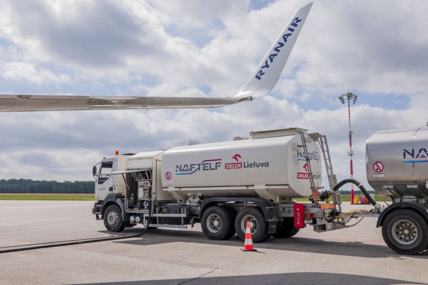 „ORLEN Lietuva“ pradeda tiekti tvarius aviacinius degalus Baltijos šalyse