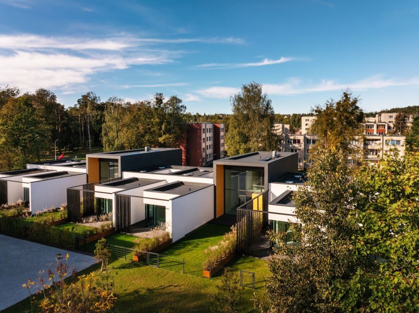 Pagražinę Vilniaus televizijos bokštą nepabūgo imtis ir gimtųjų Prienų