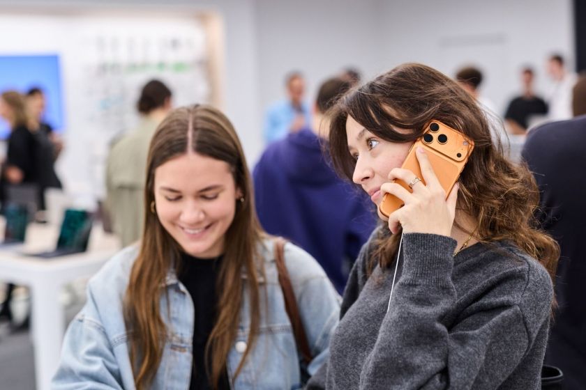 Lietuvoje prasidėjo prekyba naujaisiais „Apple“ įrenginiais: visų laikų ploniausias „iPhone“ ir kitos lauktos naujovės