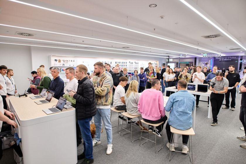 Lietuvoje prasidėjo prekyba naujaisiais „Apple“ įrenginiais: visų laikų ploniausias „iPhone“ ir kitos lauktos naujovės