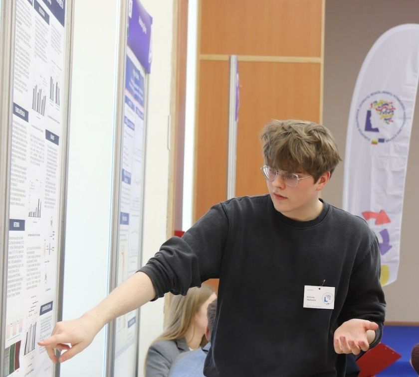 Europos Sąjungos jaunųjų mokslininkų konkurse Lietuvos atstovas pristato virusų tyrimus