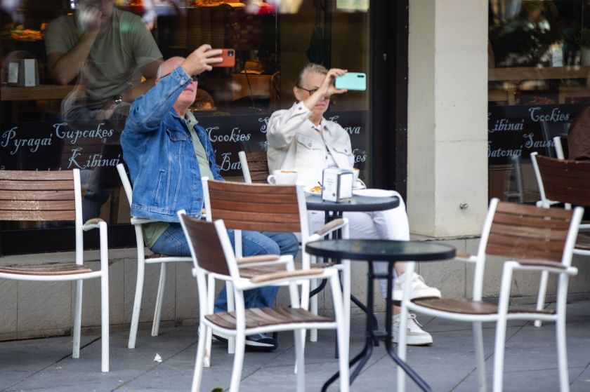 Tradicija, vienijanti kartas: LSMU mokslo metus pradėjo šventine studentų eisena