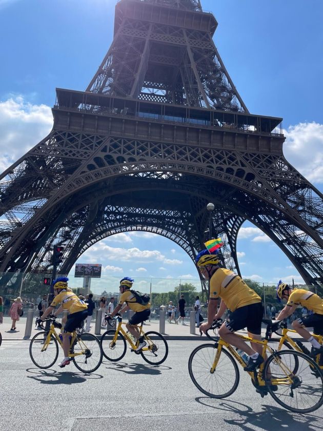 Tūkstantis kilometrų per kalnus ir lietų – dėl onkologinėmis ligomis sergančių vaikų