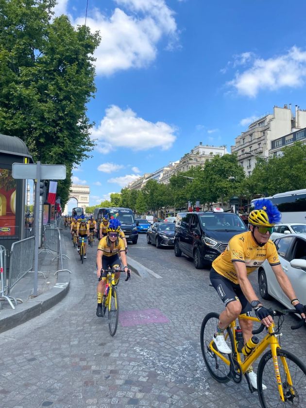 Tūkstantis kilometrų per kalnus ir lietų – dėl onkologinėmis ligomis sergančių vaikų