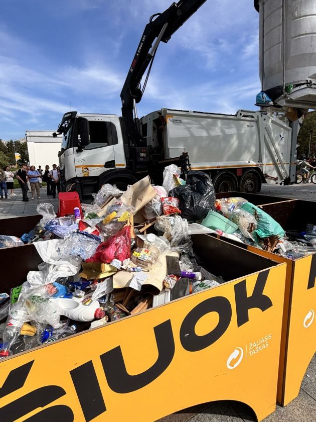 Viešos konteinerio kratos Visagine metu atskleista, kodėl šiame mieste gyventojams sunkiau pratintis prie rūšiavimo