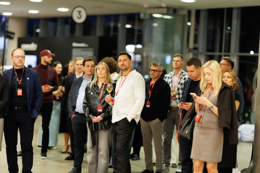 „ArtVilnius‘25“ atidarymo išvakarėse – nematytos meno kolekcijos ir pirmieji žvilgsniai į ekspoziciją